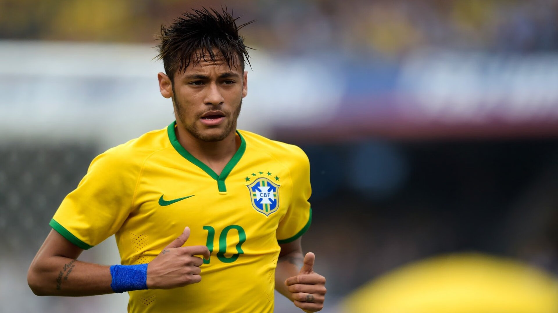 冠军球队球员携手城市公益植树，共塑绿色未来