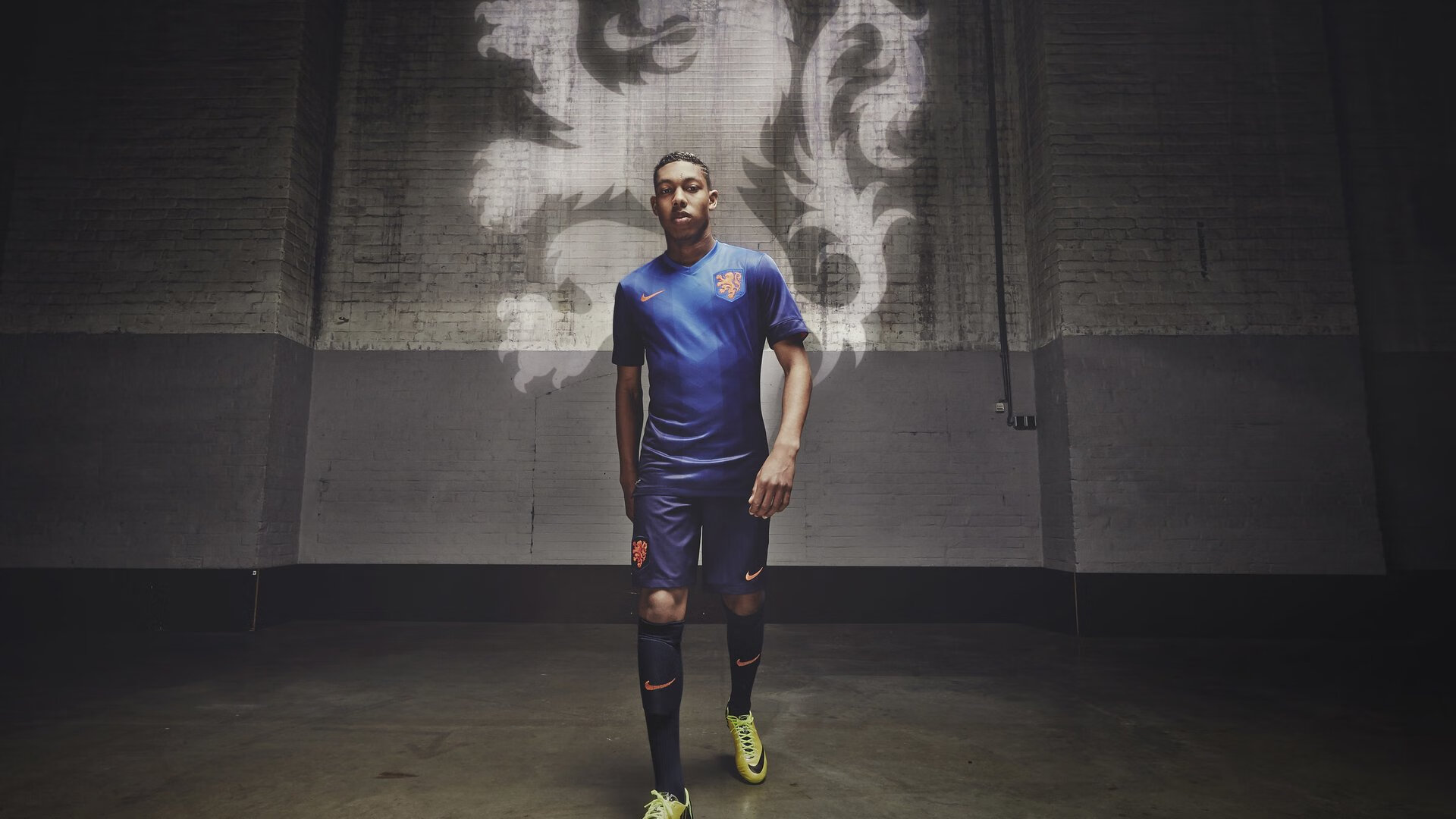 追梦格林承认在输给掘金的比赛中他挣扎的防守让勇士队失望了，追梦格林的防守能力